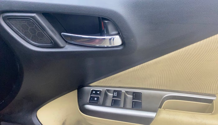 2016 Honda City 1.5L I-VTEC V MT, Petrol, Manual, 57,537 km, Driver Side Door Panels Control