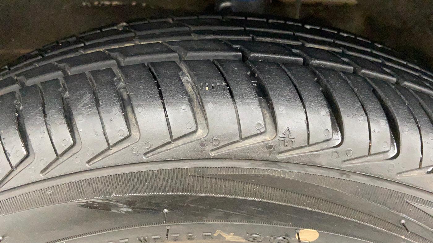 2015 Maruti Wagon R 1.0 VXI, Petrol, Manual, 36,766 km, Left Front Tyre Tread