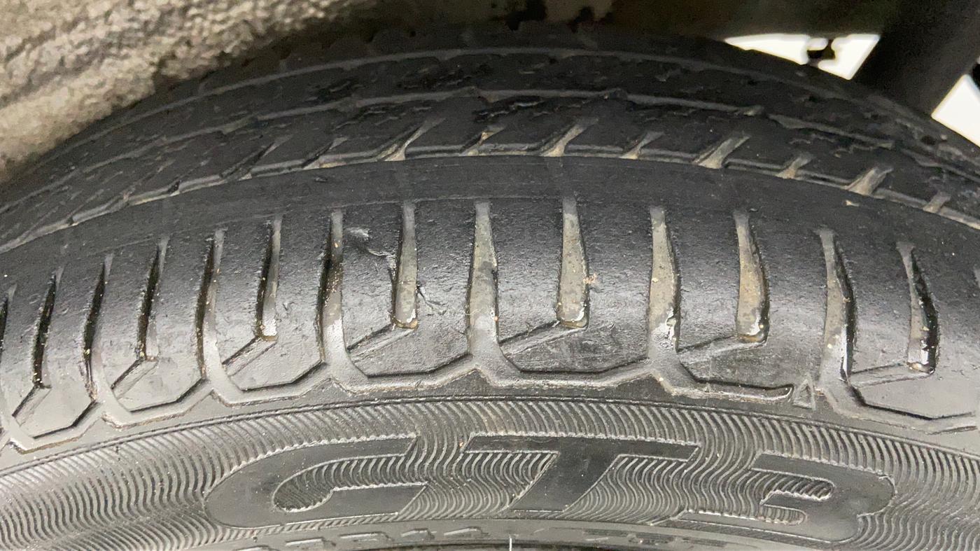 2015 Maruti Wagon R 1.0 VXI, Petrol, Manual, 36,766 km, Left Rear Tyre Tread