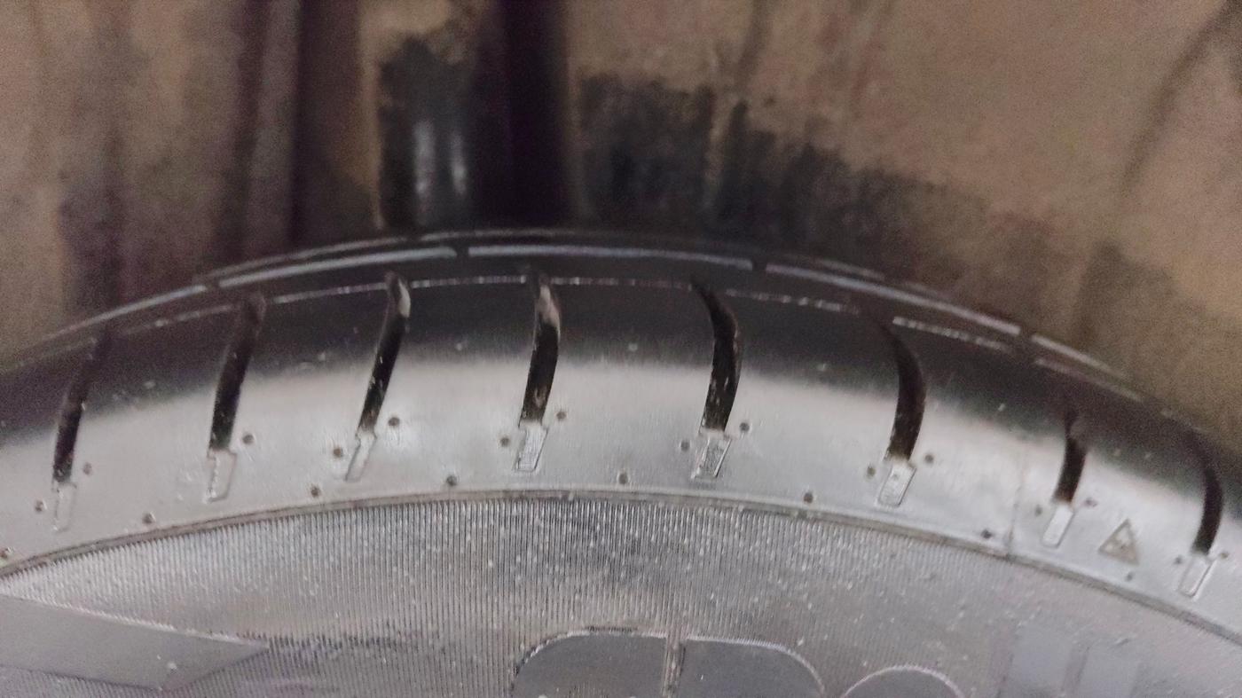2021 Maruti Ertiga VXI CNG, CNG, Manual, 1,03,747 km, Right Rear Tyre Tread