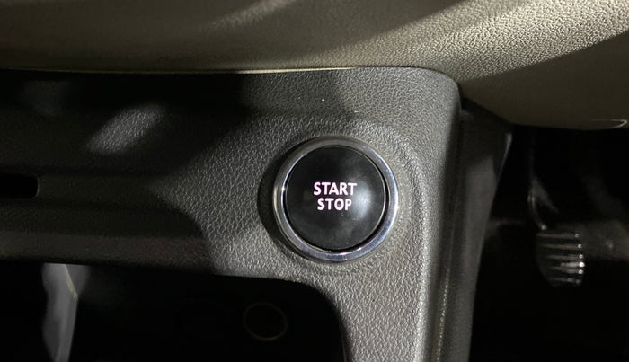 2018 Renault Captur PLATINE DIESEL , Diesel, Manual, 67,058 km, Keyless Start/ Stop Button