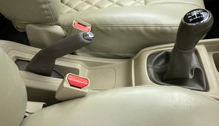 2018 Maruti Ertiga VXI SHVS, Petrol, Manual, 40,032 km, Gear Lever
