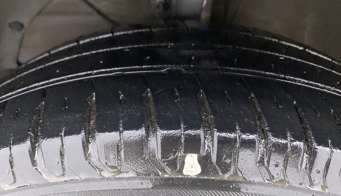 2018 Maruti Ertiga VXI SHVS, Petrol, Manual, 40,032 km, Left Front Tyre Tread