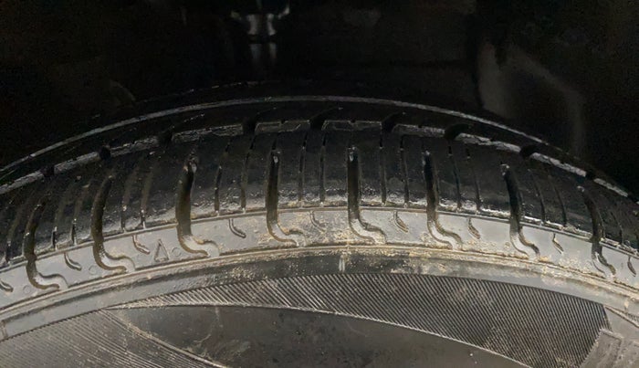 2022 Hyundai GRAND I10 NIOS SPORTZ 1.2 KAPPA VTVT CNG, CNG, Manual, 71,430 km, Right Front Tyre Tread