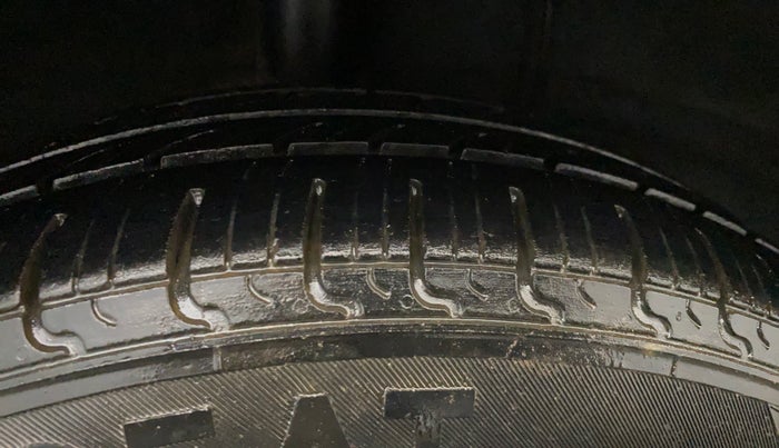 2022 Hyundai GRAND I10 NIOS SPORTZ 1.2 KAPPA VTVT CNG, CNG, Manual, 71,430 km, Right Rear Tyre Tread