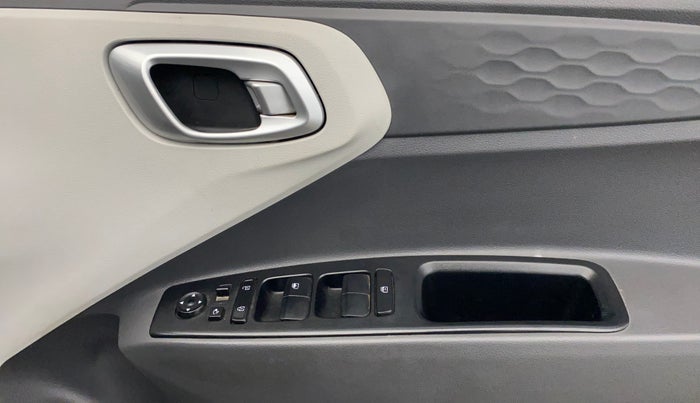 2022 Hyundai GRAND I10 NIOS SPORTZ 1.2 KAPPA VTVT CNG, CNG, Manual, 71,430 km, Driver Side Door Panels Control