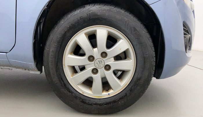 2013 Maruti Ritz ZXI, Petrol, Manual, 28,501 km, Right Front Wheel