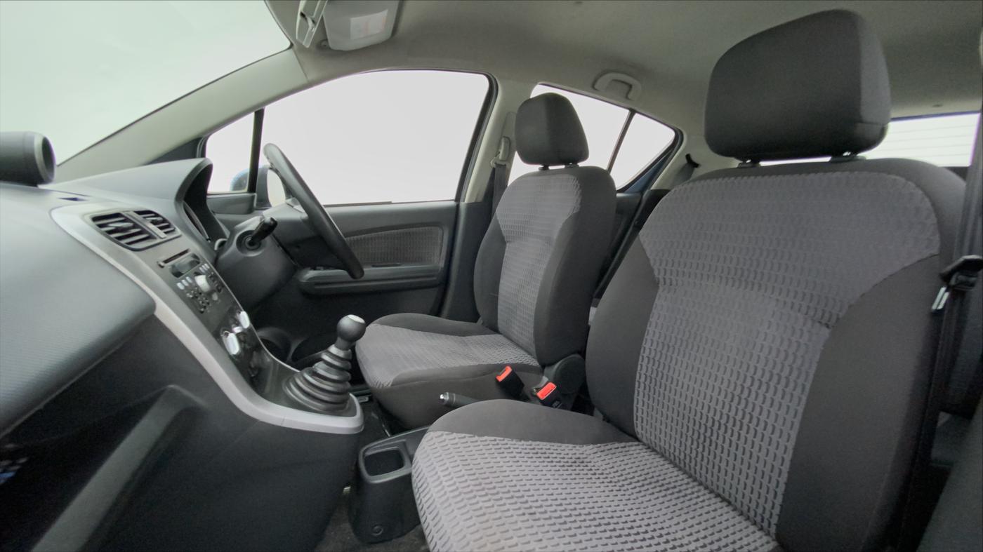 2013 Maruti Ritz ZXI, Petrol, Manual, 28,501 km, Right Side Front Door Cabin