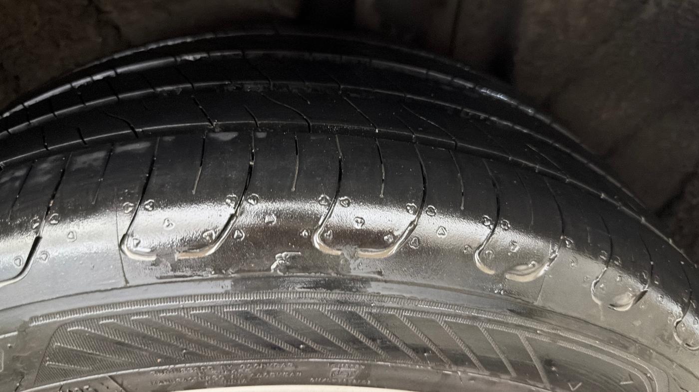 2022 Audi A4 40 TFSI  PREMIUM PLUS, Petrol, Automatic, 42,960 km, Left Front Tyre Tread