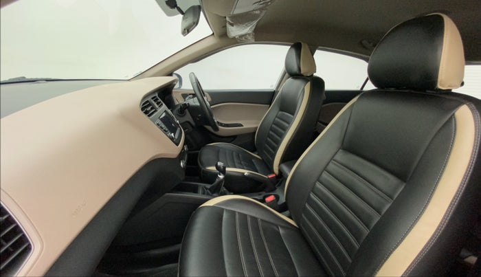 2018 Hyundai Elite i20 ASTA 1.2 (O), Petrol, Manual, 65,015 km, Right Side Front Door Cabin