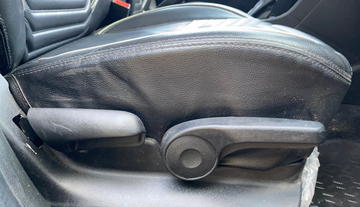 2020 Maruti Vitara Brezza ZXI PLUS AT SHVS, Petrol, Automatic, 68,952 km, Driver Side Adjustment Panel