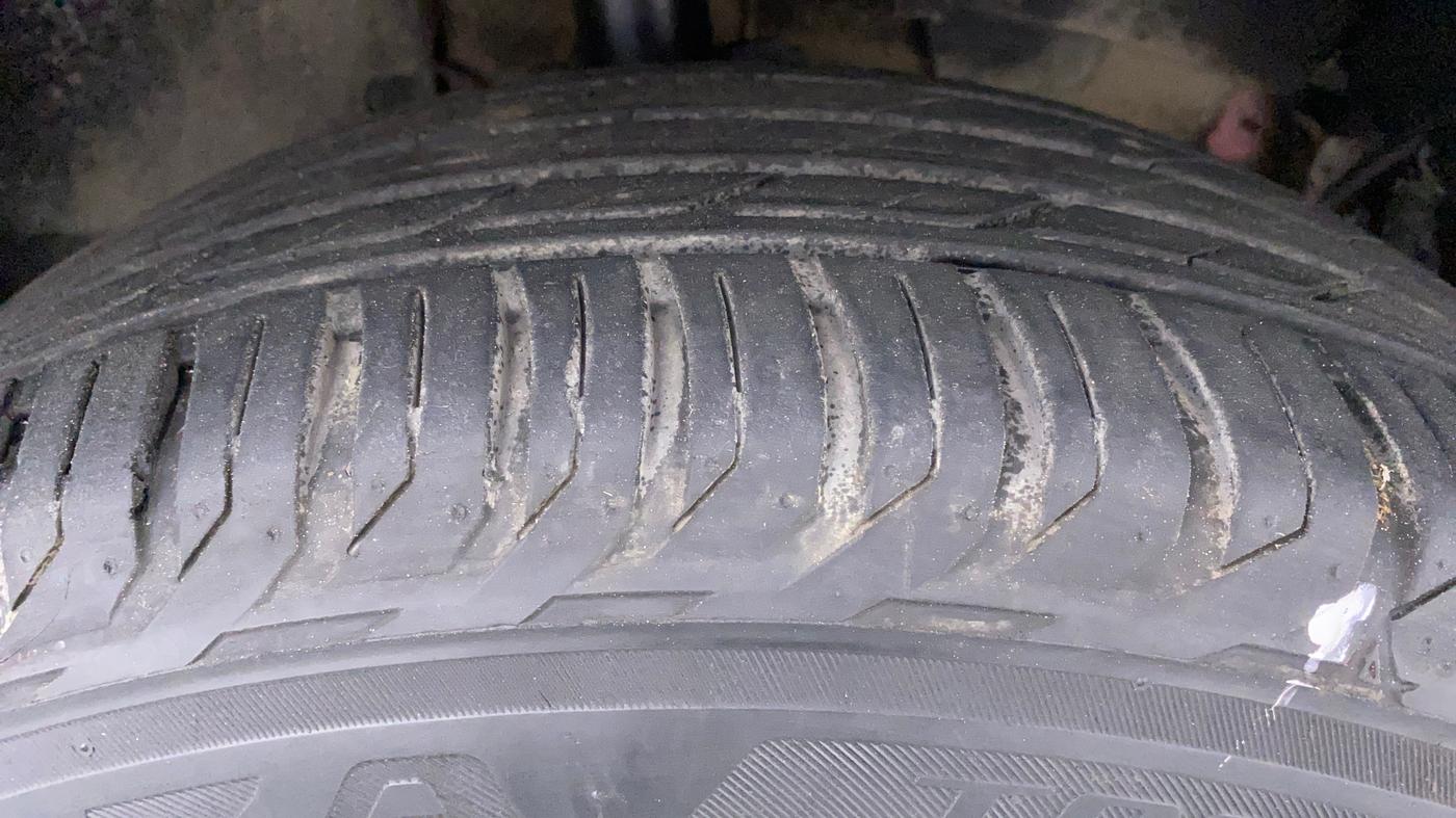 2014 Renault Duster RXL PETROL 104, Petrol, Manual, 54,913 km, Right Front Tyre Tread