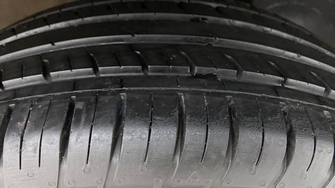 2021 Renault Duster RXZ CVT 1.3 TURBO, Petrol, Automatic, 8,155 km, Left Rear Tyre Tread