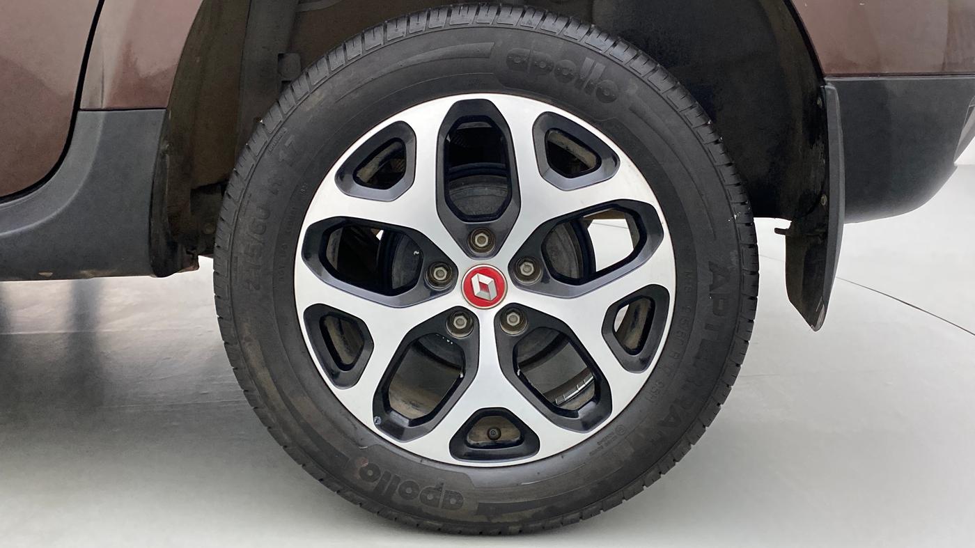 2021 Renault Duster RXZ CVT 1.3 TURBO, Petrol, Automatic, 8,155 km, Left Rear Wheel