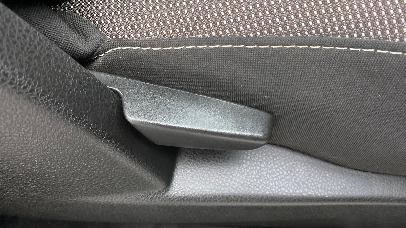 2021 Renault Duster RXZ CVT 1.3 TURBO, Petrol, Automatic, 8,155 km, Driver Side Adjustment Panel
