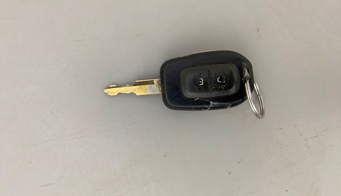 2019 Renault Kwid RXT 1.0 AMT (O), Petrol, Automatic, 70,118 km, Key Close Up