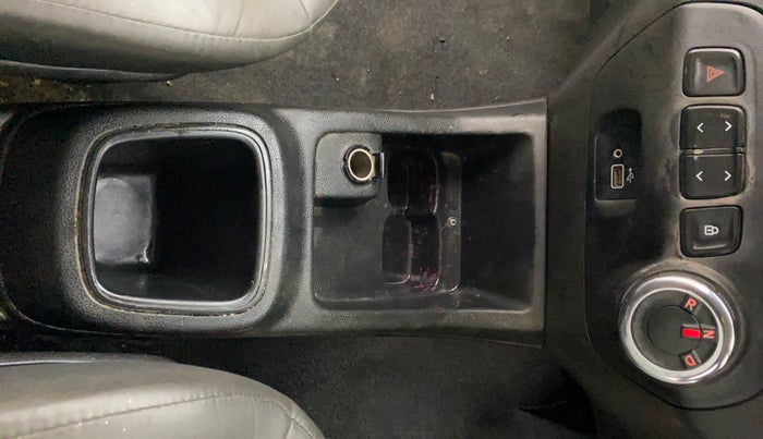 2019 Renault Kwid RXT 1.0 AMT (O), Petrol, Automatic, 70,118 km, Gear Lever