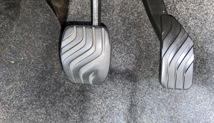 2019 Renault Kwid RXT 1.0 AMT (O), Petrol, Automatic, 70,118 km, Pedals