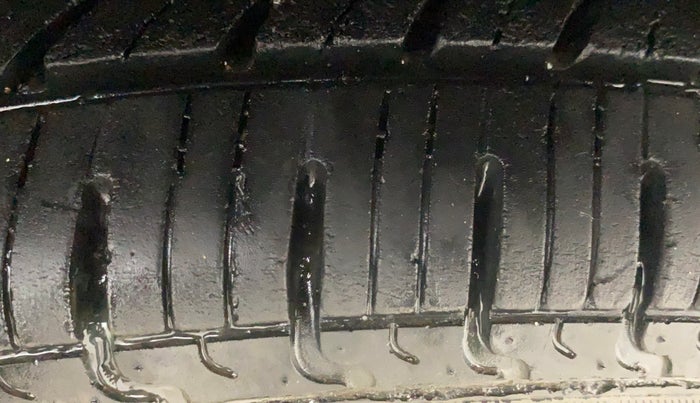 2019 Renault Kwid RXT 1.0 AMT (O), Petrol, Automatic, 70,118 km, Left Rear Tyre Tread