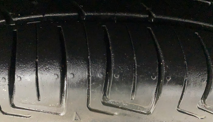 2019 Renault Kwid RXT 1.0 AMT (O), Petrol, Automatic, 70,118 km, Right Front Tyre Tread