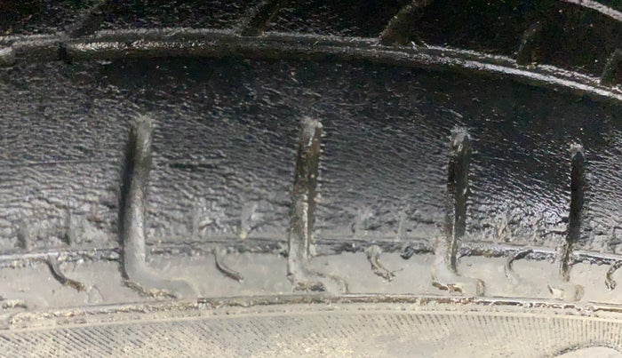 2019 Renault Kwid RXT 1.0 AMT (O), Petrol, Automatic, 70,118 km, Right Rear Tyre Tread