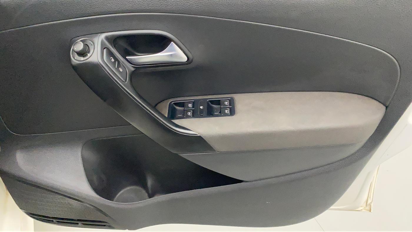 2014 Volkswagen Polo GT TSI AT, Petrol, Automatic, 66,729 km, Driver Side Door Panels Control