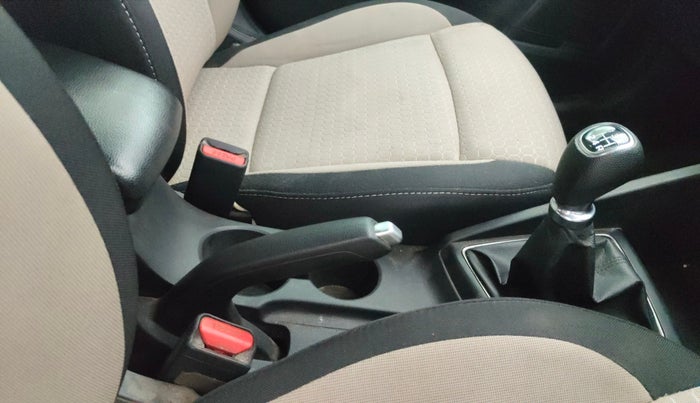 2016 Hyundai Elite i20 ASTA 1.2 (O), Petrol, Manual, 59,057 km, Gear Lever