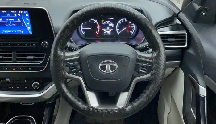 2023 Tata Safari XT, Diesel, Manual, 17,520 km, Steering Wheel Close Up