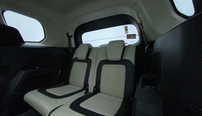 2023 Tata Safari XT, Diesel, Manual, 17,520 km, Third Seat Row ( optional )