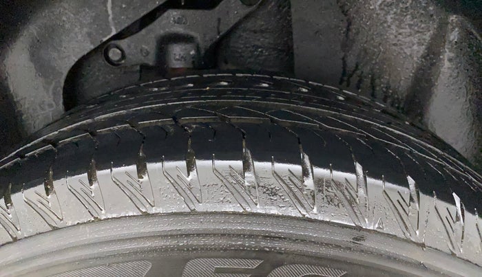 2023 Tata Safari XT, Diesel, Manual, 17,520 km, Left Rear Tyre Tread