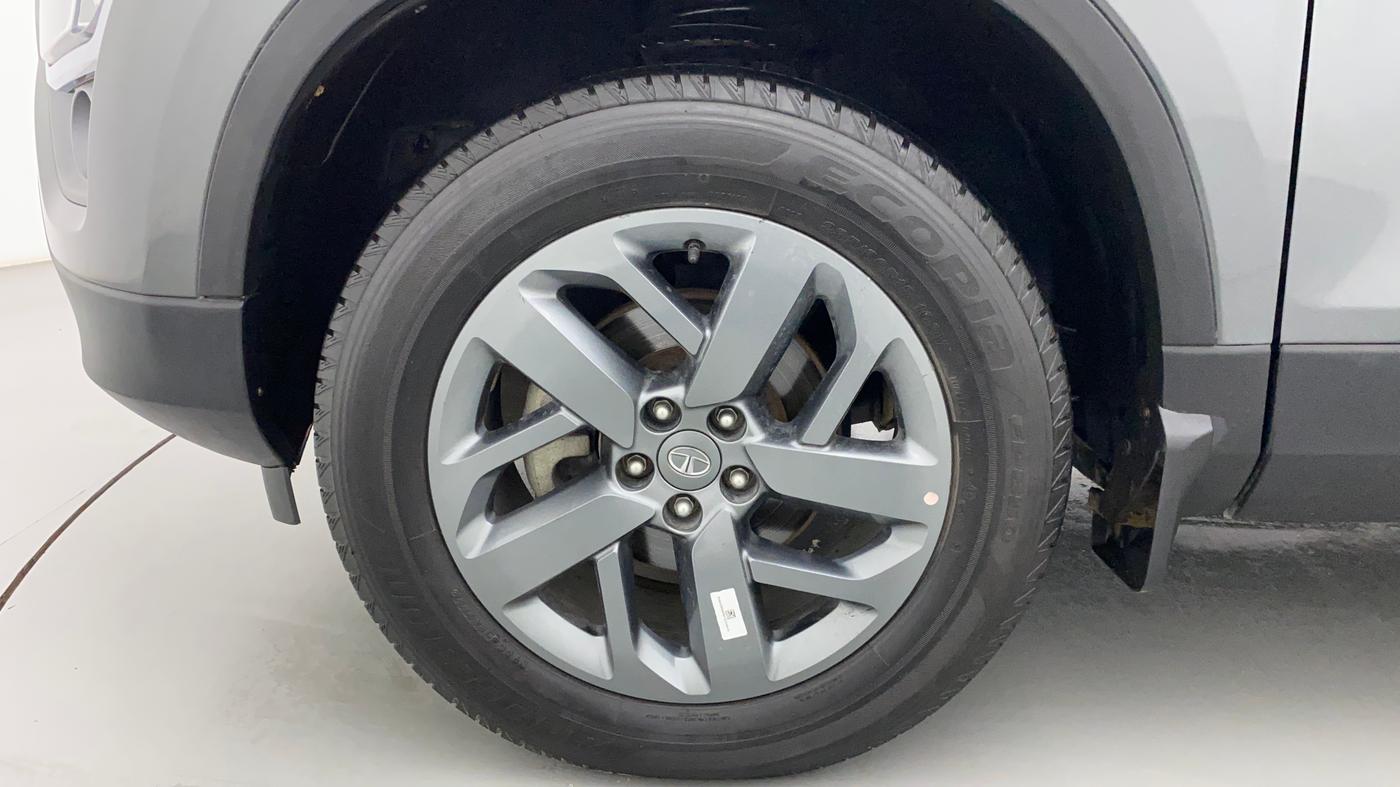 2023 Tata Safari XT, Diesel, Manual, 17,520 km, Left Front Wheel