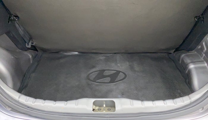 2013 Hyundai Eon ERA PLUS, Petrol, Manual, 18,997 km, Boot Inside