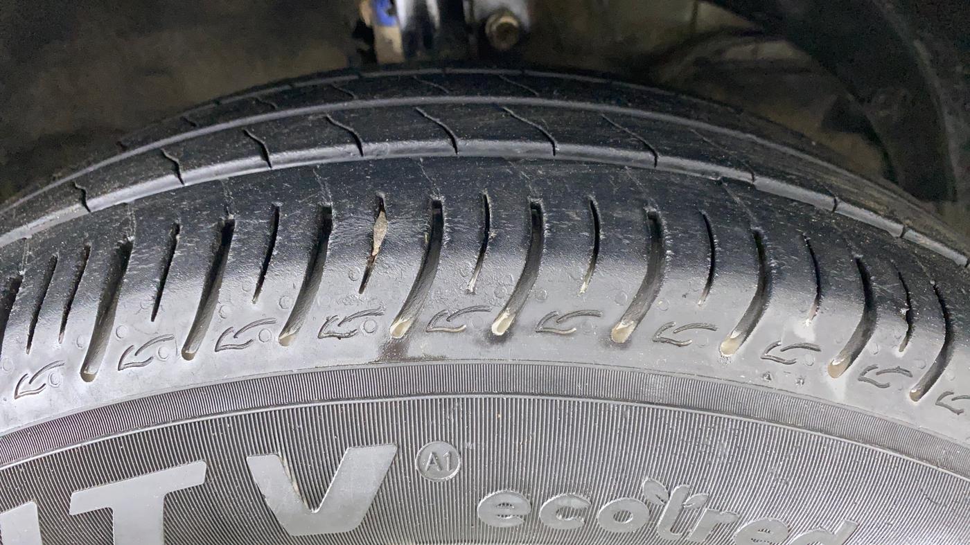 2020 Maruti Baleno DELTA PETROL 1.2, Petrol, Manual, 35,053 km, Right Front Tyre Tread