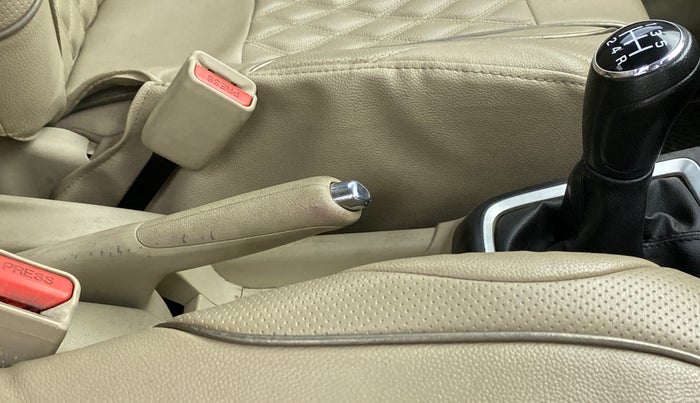 2018 Maruti Dzire VXI, Petrol, Manual, 25,471 km, Gear Lever