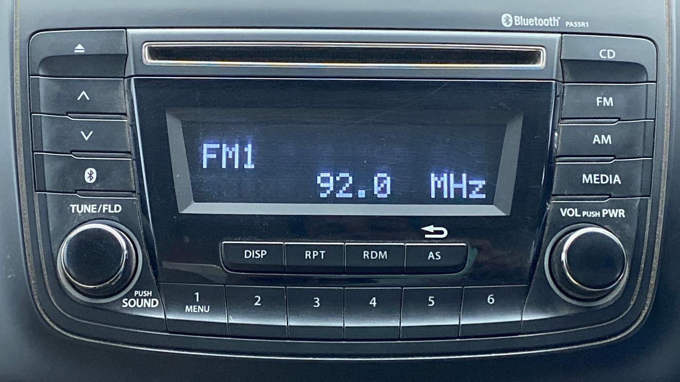 2018 Maruti Dzire VXI, Petrol, Manual, 25,471 km, Infotainment System