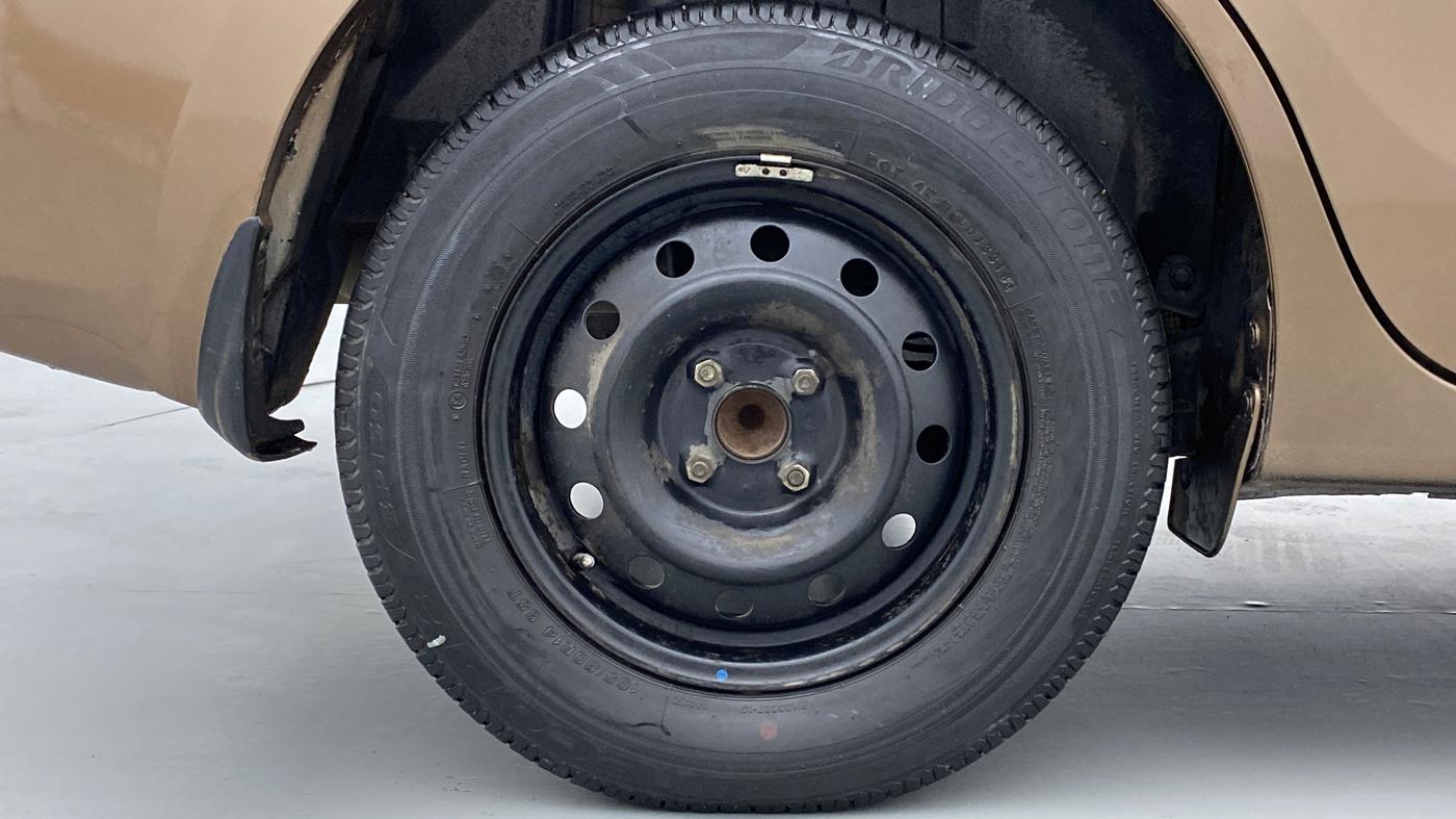 2018 Maruti Dzire VXI, Petrol, Manual, 25,471 km, Right Rear Wheel