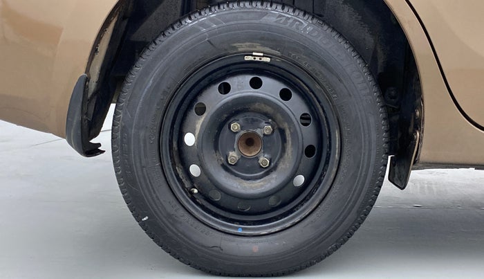 2018 Maruti Dzire VXI, Petrol, Manual, 25,471 km, Right Rear Wheel