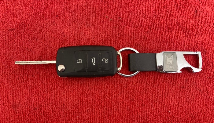 2018 Volkswagen Vento HIGHLINE 1.5 AT, Diesel, Automatic, 63,290 km, Key Close Up