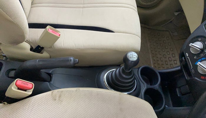 2013 Honda Amaze 1.5L I-DTEC VX, Diesel, Manual, 1,13,330 km, Gear Lever