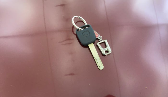 2013 Honda Amaze 1.5L I-DTEC VX, Diesel, Manual, 1,13,330 km, Key Close Up