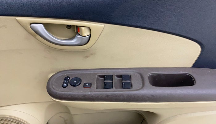 2013 Honda Amaze 1.5L I-DTEC VX, Diesel, Manual, 1,13,330 km, Driver Side Door Panels Control