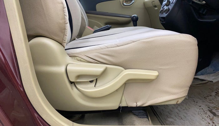 2013 Honda Amaze 1.5L I-DTEC VX, Diesel, Manual, 1,13,330 km, Driver Side Adjustment Panel