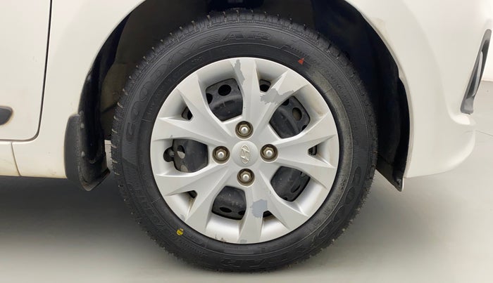 2015 Hyundai Grand i10 SPORTZ 1.2 KAPPA VTVT, Petrol, Manual, 49,429 km, Right Front Wheel