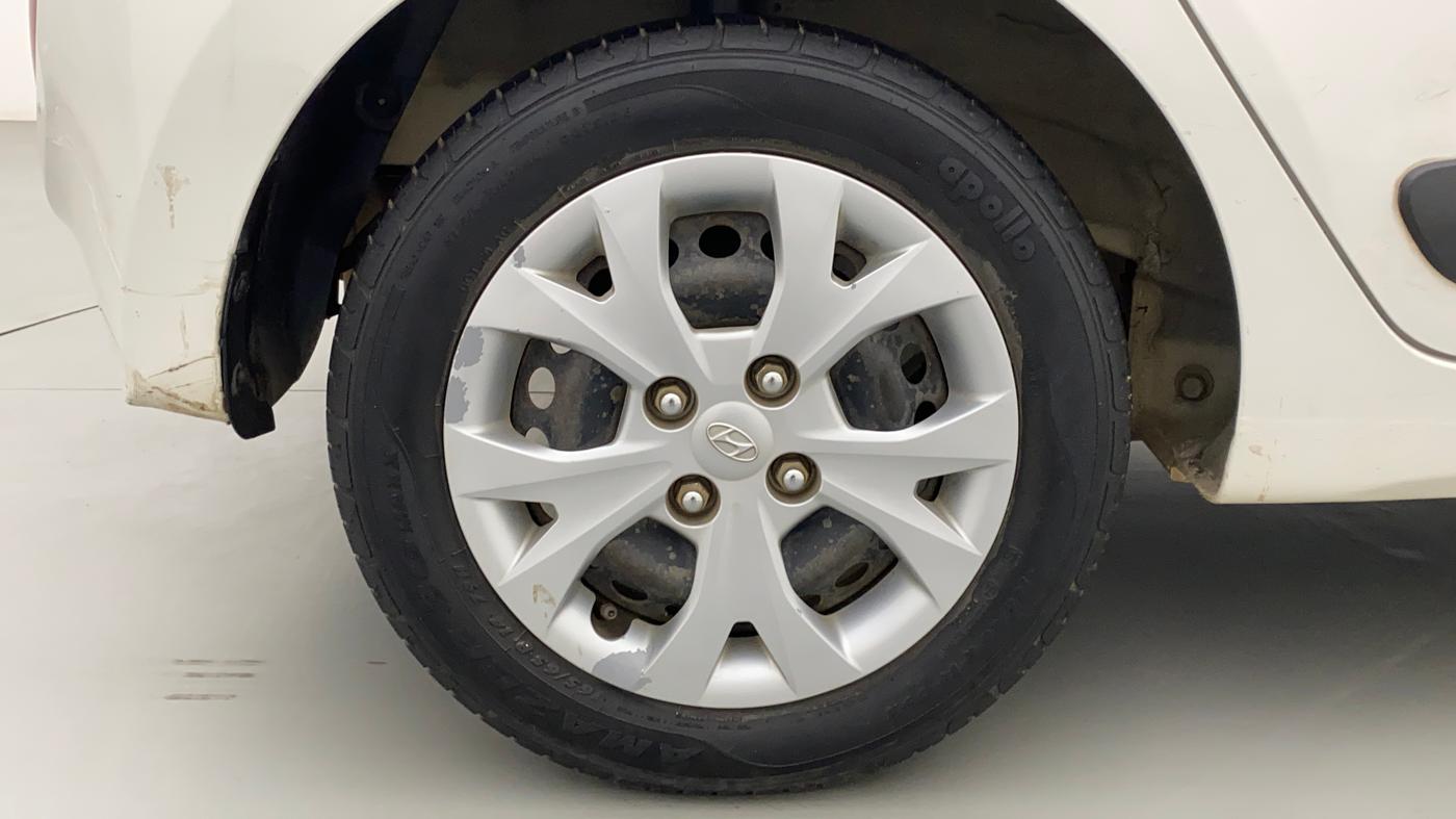 2015 Hyundai Grand i10 SPORTZ 1.2 KAPPA VTVT, Petrol, Manual, 49,429 km, Right Rear Wheel