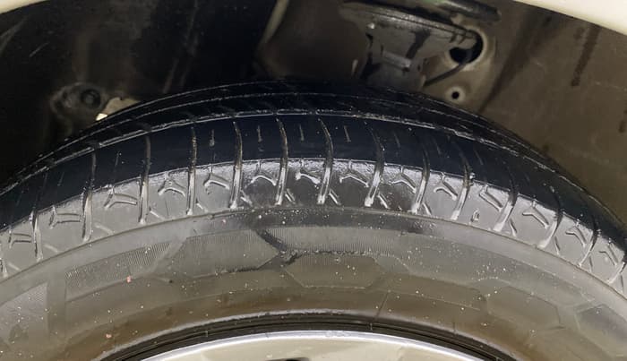 2019 Maruti New Wagon-R VXI 1.2, CNG, Manual, 80,574 km, Left Front Tyre Tread