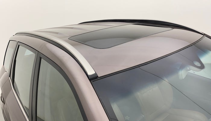 2018 Mahindra XUV500 W11 AT, Diesel, Automatic, 1,27,342 km, Roof