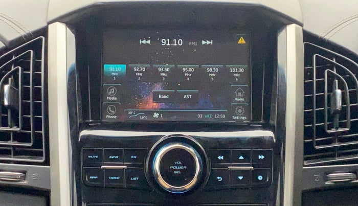 2018 Mahindra XUV500 W11 AT, Diesel, Automatic, 1,27,342 km, Infotainment System