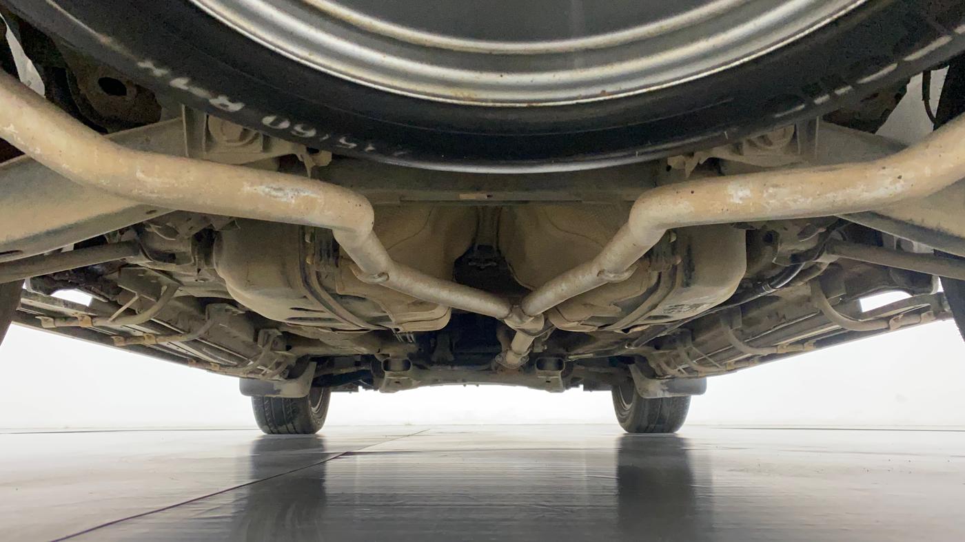 2018 Mahindra XUV500 W11 AT, Diesel, Automatic, 1,27,342 km, Rear Underbody