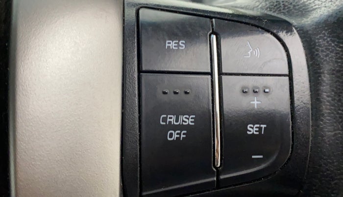 2018 Mahindra XUV500 W11 AT, Diesel, Automatic, 1,27,342 km, Adaptive Cruise Control