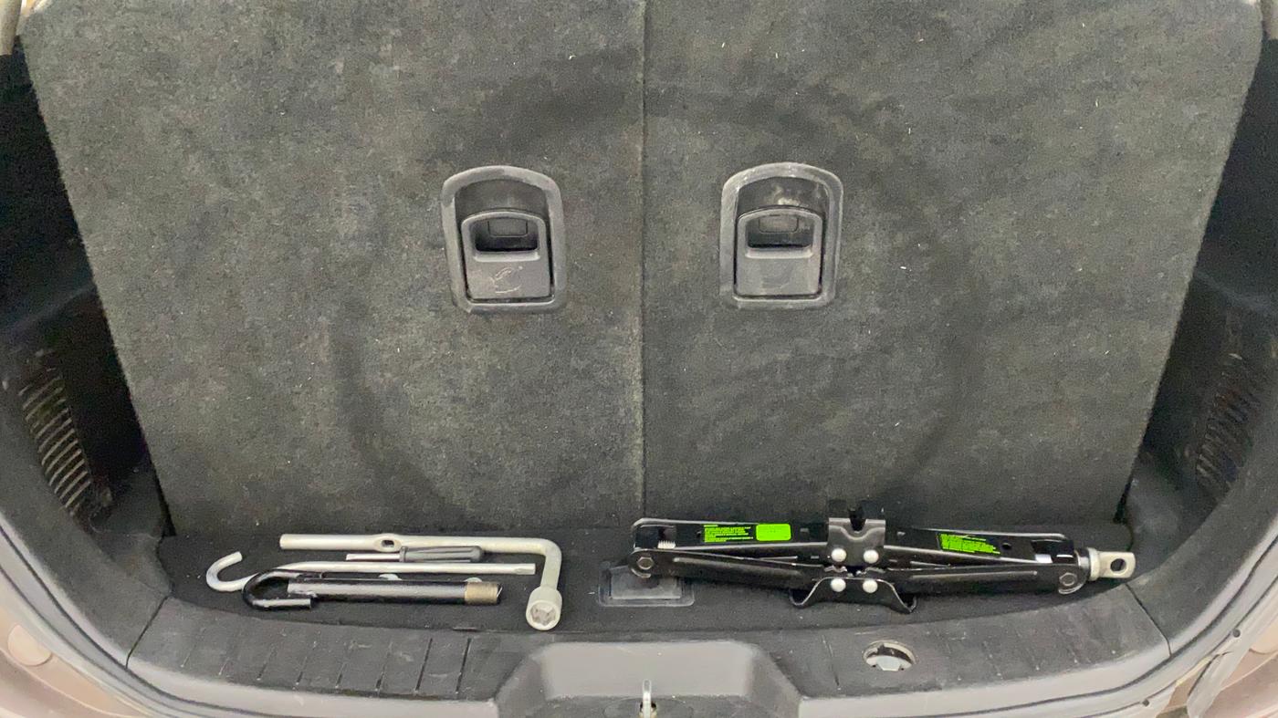 2018 Mahindra XUV500 W11 AT, Diesel, Automatic, 1,27,342 km, Boot Inside